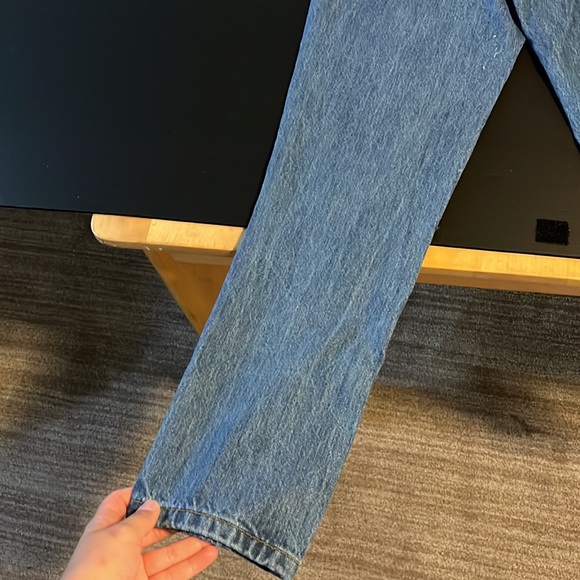 Tall classic high rise distressed mom jean in vintage blue - Picture 7 of 8